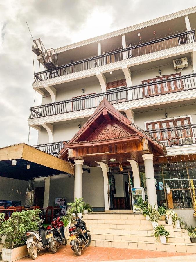Bountang Mountain View Riverside Hotel 방 비엥 외부 사진