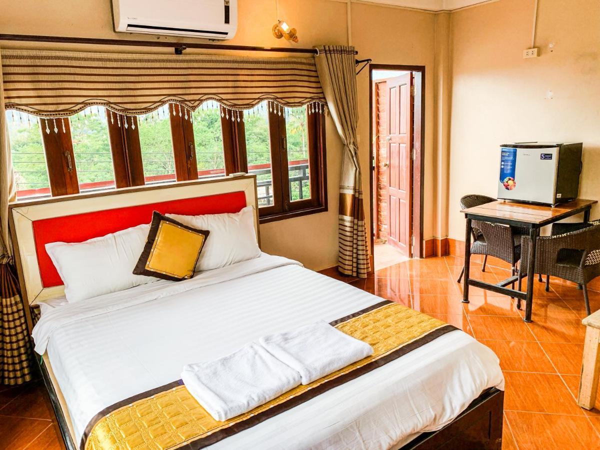 Bountang Mountain View Riverside Hotel 방 비엥 외부 사진