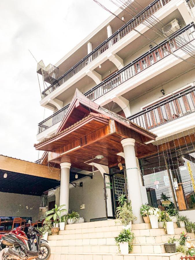 Bountang Mountain View Riverside Hotel 방 비엥 외부 사진
